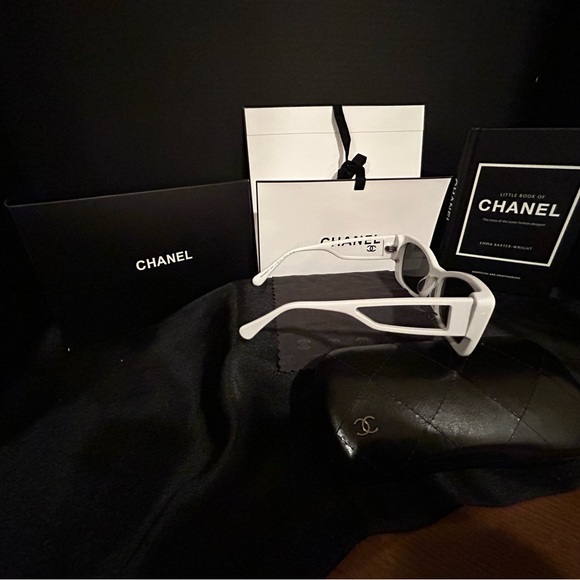 EUC Authentic Chanel Sunglasses - Picture 5 of 12
